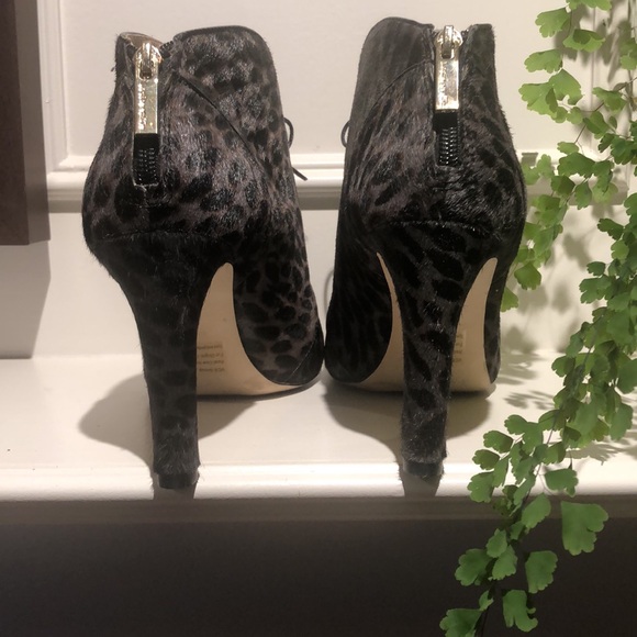 Louise et Cie Pony Hair Animal Print Peep Toe Lace-up Heels Size 10.5 M - Picture 4 of 5